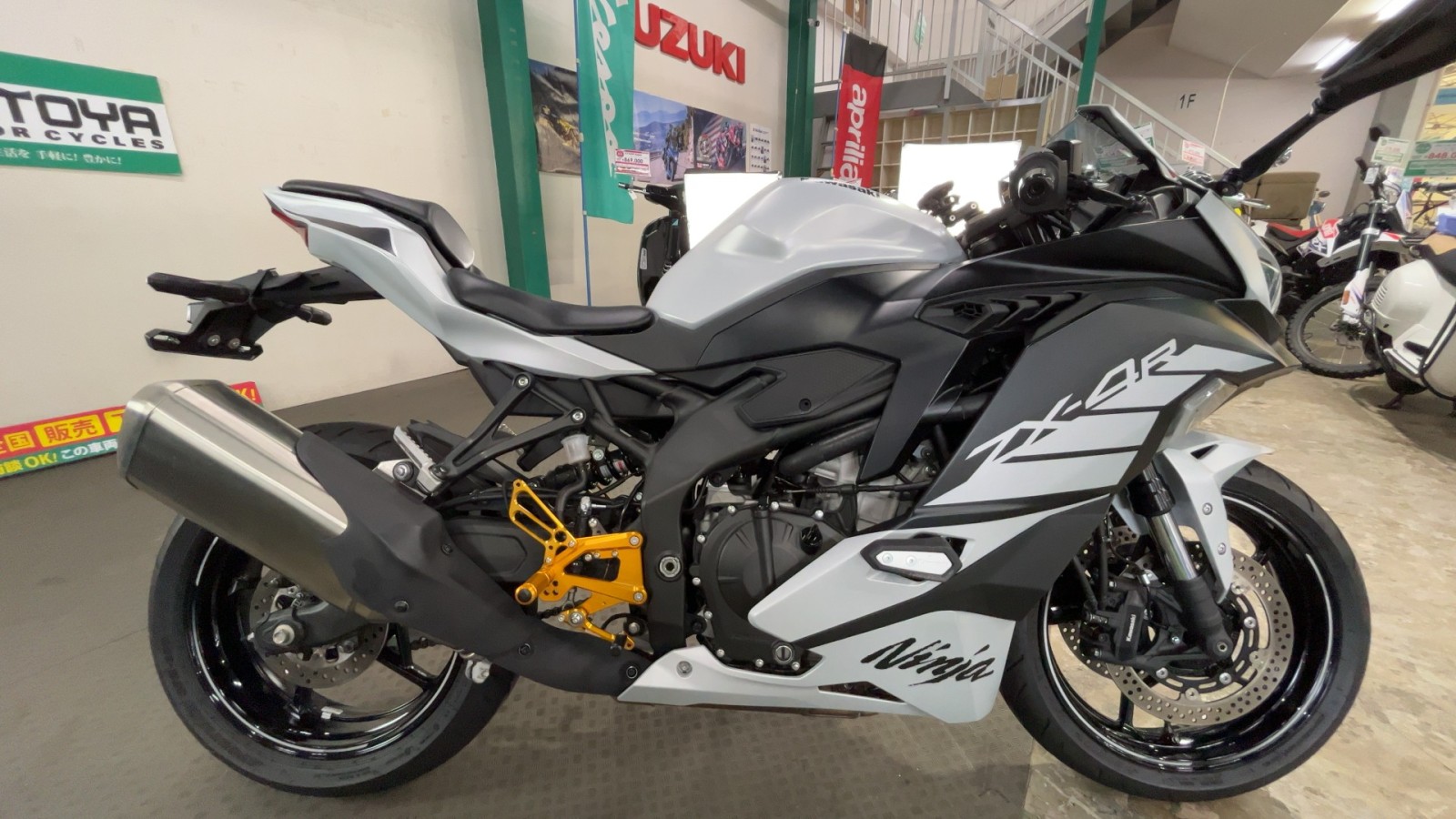 自転車　中古 カワサキ Ninja ZX－4R SE 2025年モデル｜株式