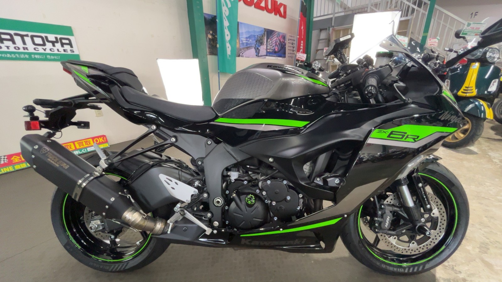 中古 KAWASAKI カワサキ Ninja ZX−6R 2024年式 3035km 【360